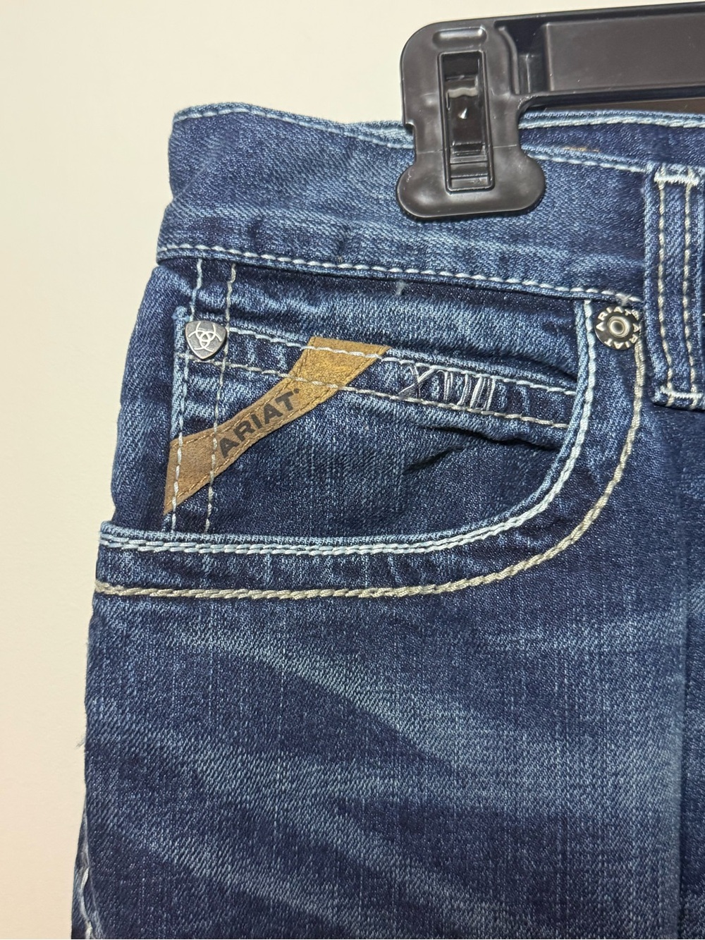 Ariat men’s relaxed boot cut denim blue jeans. 33 - Picture 2 of 12